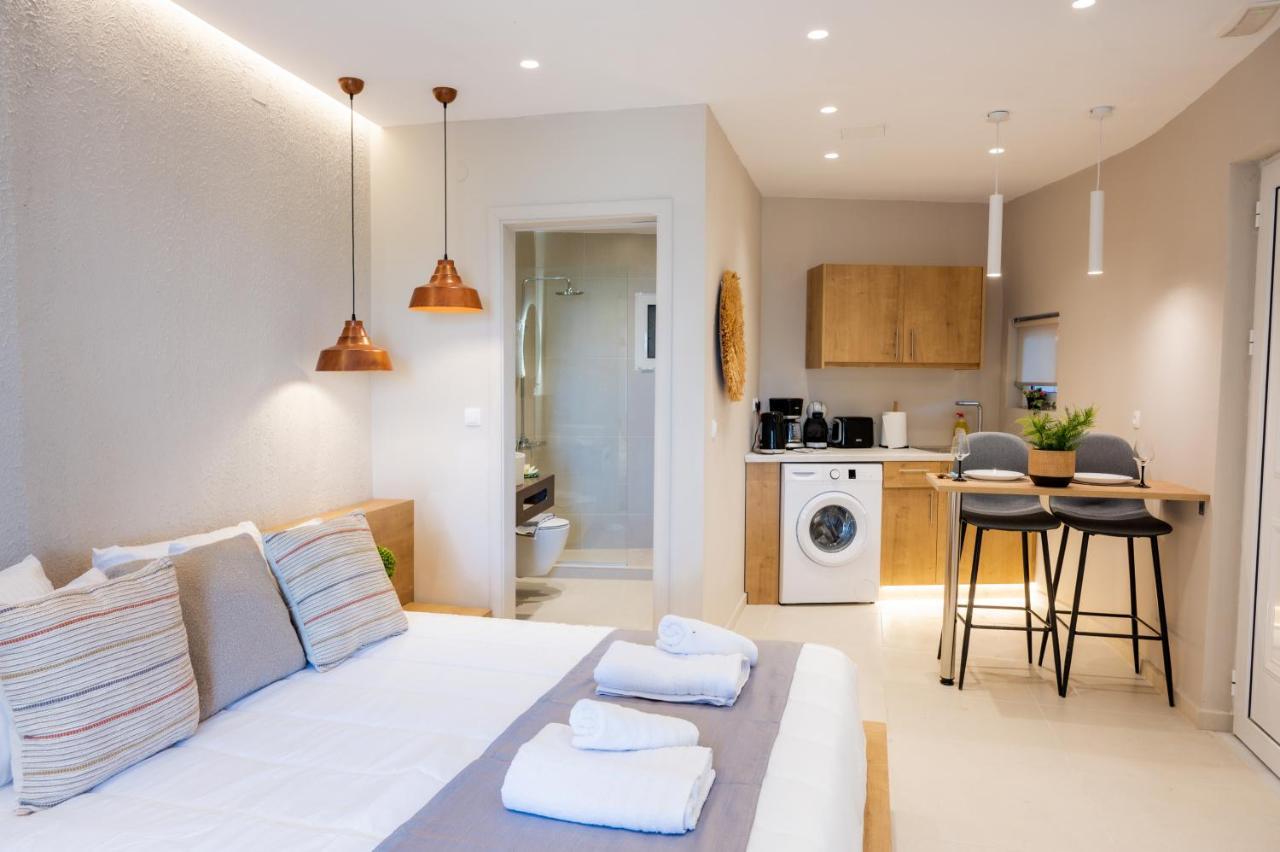 Eleftherias Suites - Near Beach Apartments 마라티 외부 사진