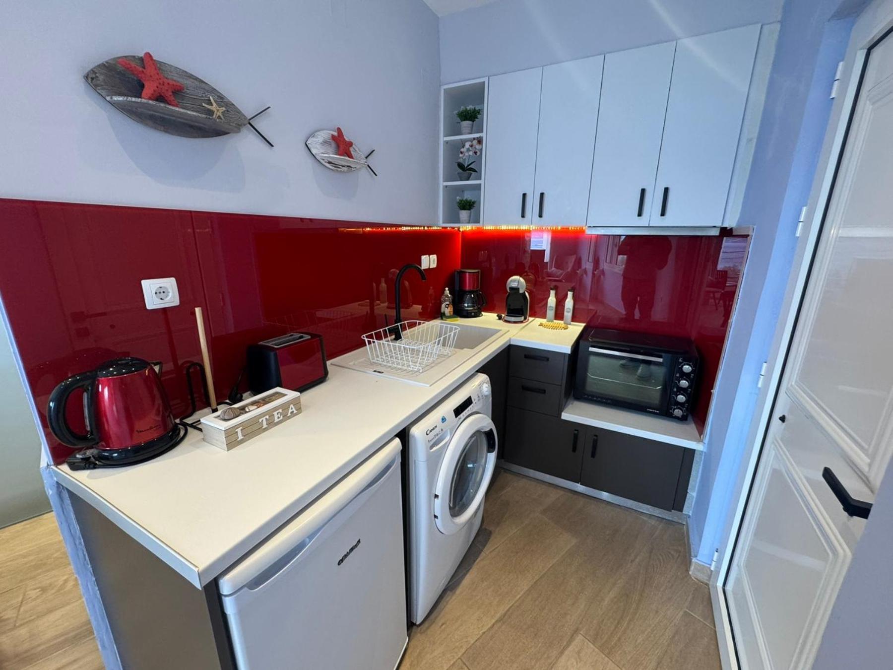 Eleftherias Suites - Near Beach Apartments 마라티 외부 사진