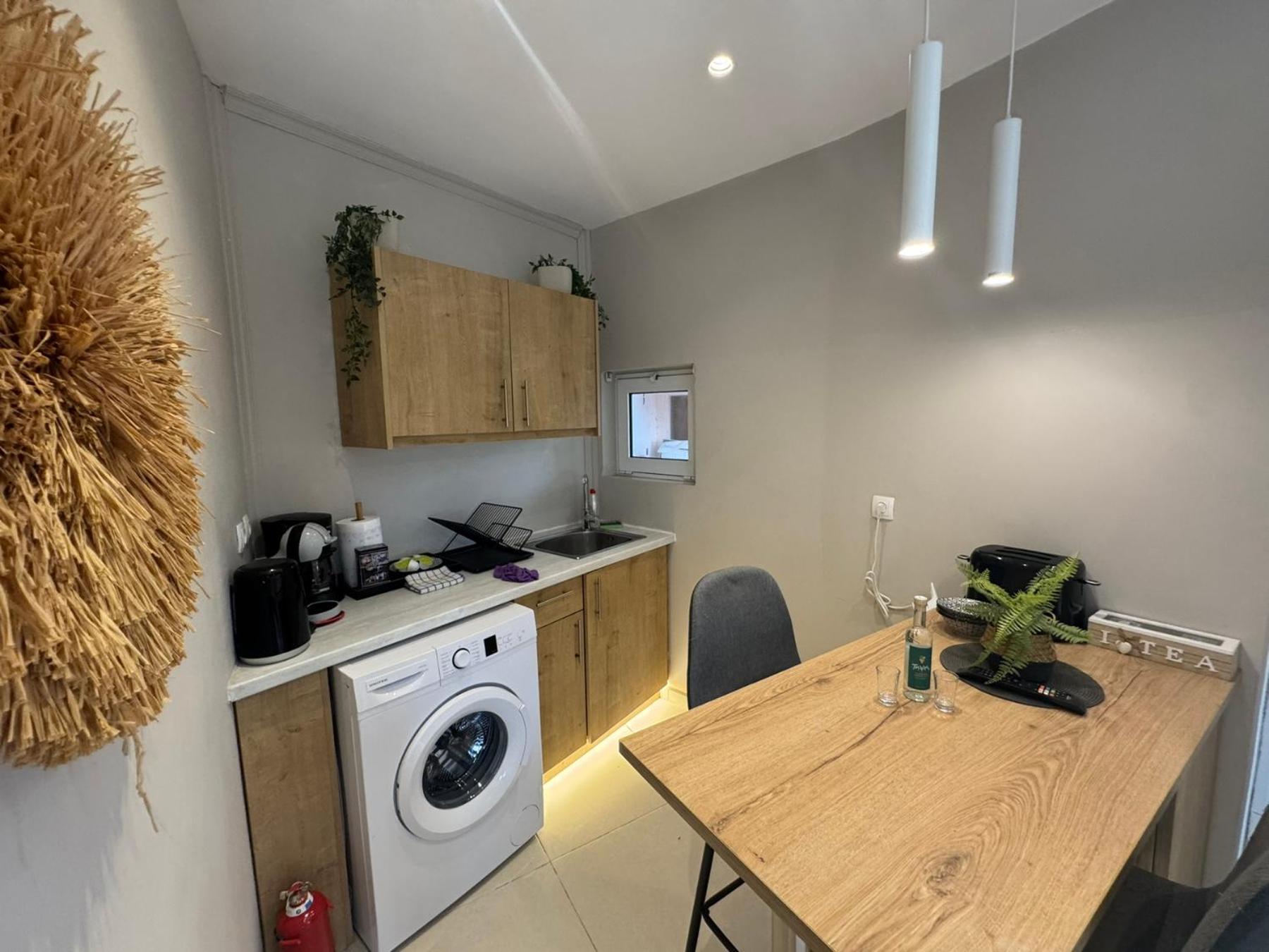 Eleftherias Suites - Near Beach Apartments 마라티 외부 사진